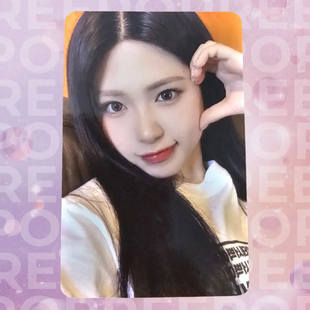 RESCENE 'Dearest' Apple Music Pre-order Benefit Photocard - Zena